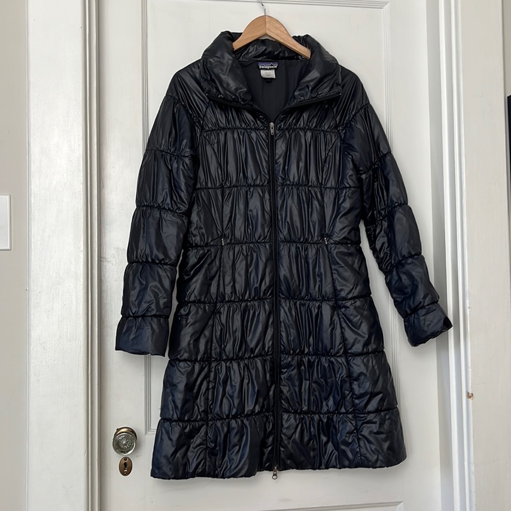 Women’s Patagonia long Radalie Parka in NewNavy, large